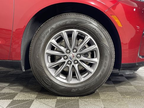 Used 2023 Buick Enclave Essence image 6