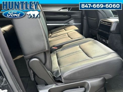 Used 2022 Jeep Grand Wagoneer Series II AWD/4WD image 11