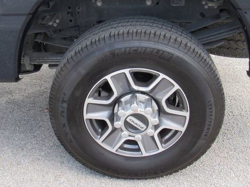 Used 2023 Ford F250 Lariat w/ Lariat Ultimate Package AWD/4WD image 8