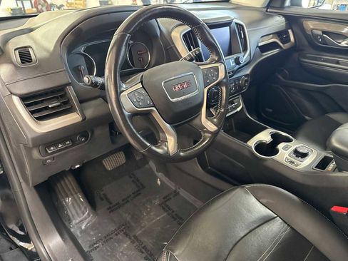 Used 2022 GMC Terrain Denali w/ Denali Premium Package image 2