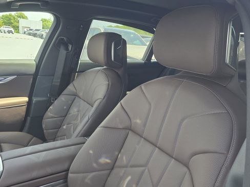 New 2026 BMW 740i RWD image 18