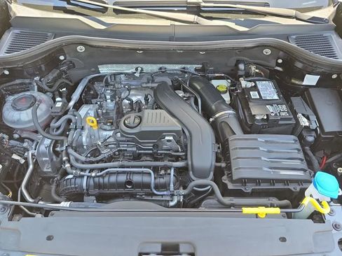 Used 2022 Volkswagen Taos SE FWD image 50