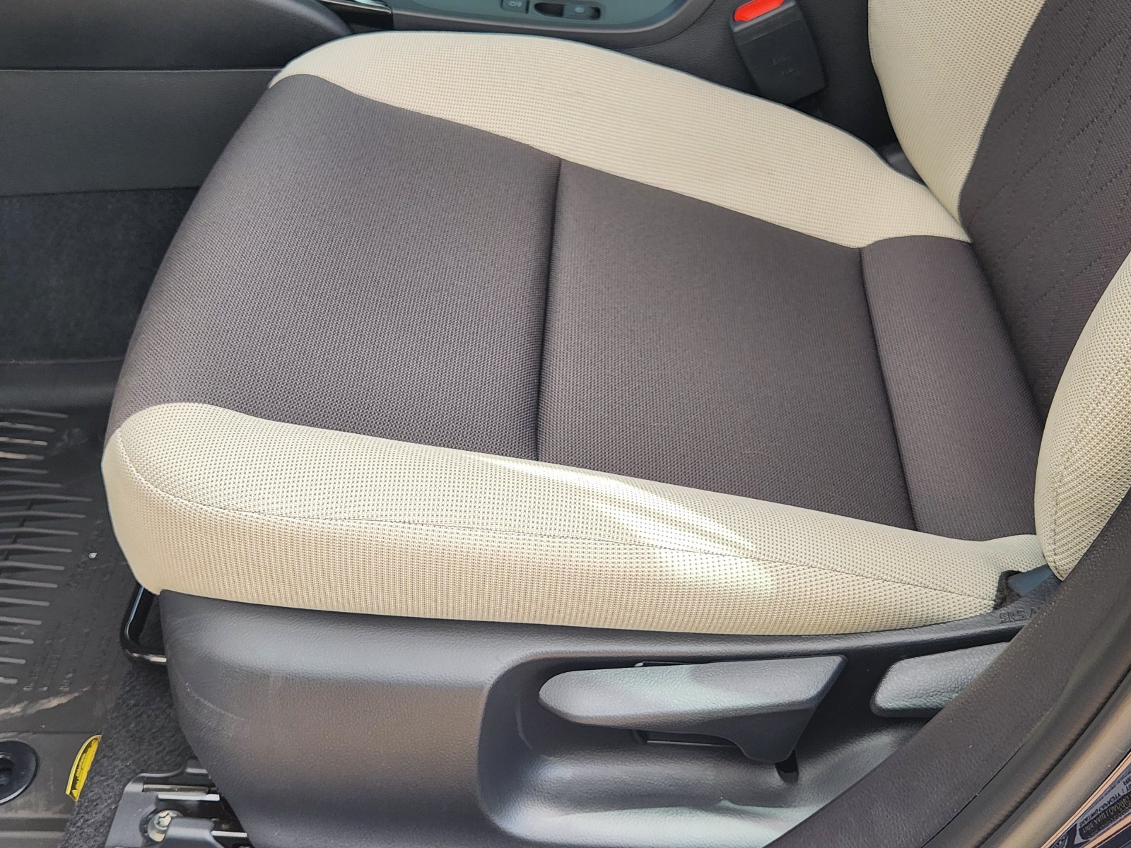 New 2027 Toyota Corolla LE FWD image 22