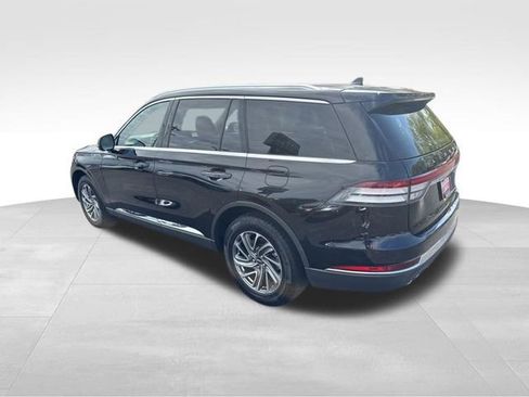 Used 2023 Lincoln Aviator AWD image 4