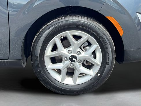 Certified 2025 Kia Soul LX w/ LX Technology Package FWD image 23
