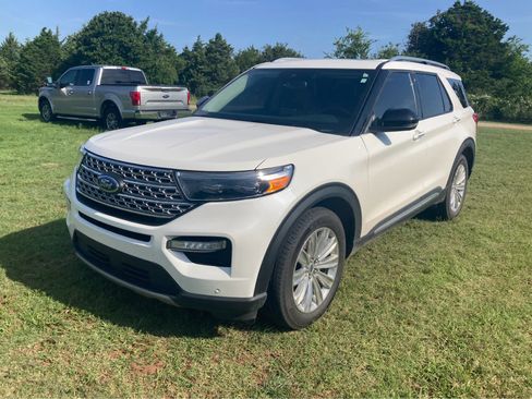 Used 2023 Ford Explorer Limited w/ Limited Technology Package AWD/4WD image 4