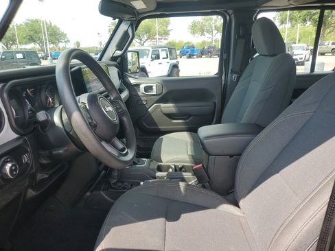 Used 2026 Jeep Gladiator Sport AWD/4WD image 10