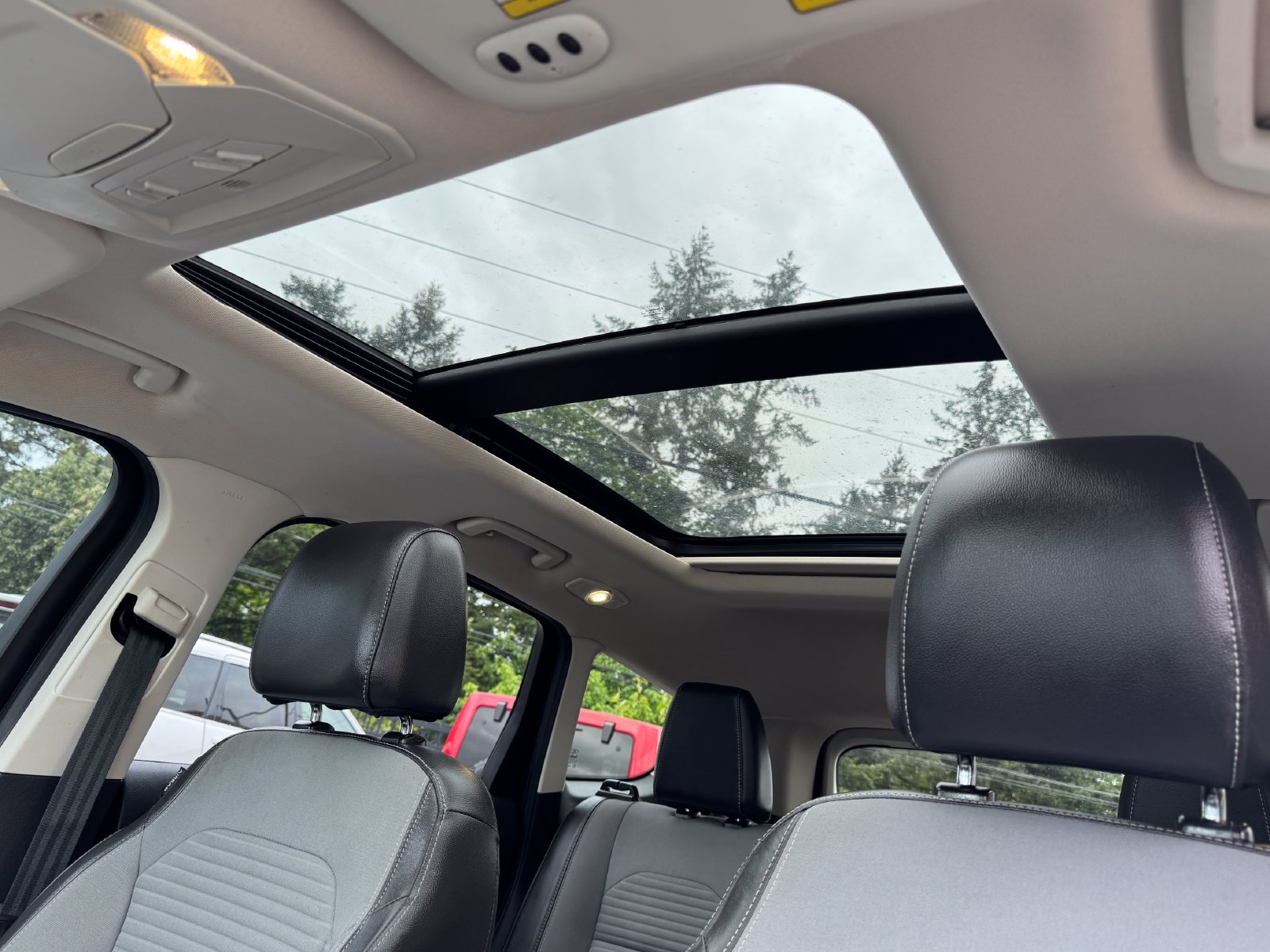 Used 2017 Ford Escape Titanium AWD/4WD image 12