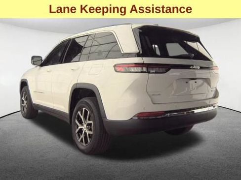 Used 2024 Jeep Grand Cherokee Limited AWD/4WD image 8