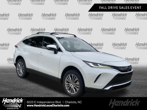 Used 2022 Toyota Venza XLE AWD/4WD image 1