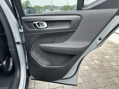 Used 2024 Volvo XC40 B5 Plus w/ Protection Package Premier AWD/4WD image 37