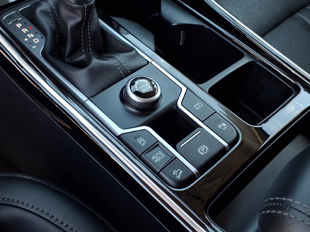 Certified 2023 Kia Sorento SX FWD image 16