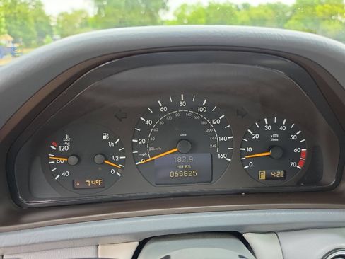 Used 2000 Mercedes-Benz CLK 320 Cabriolet image 11