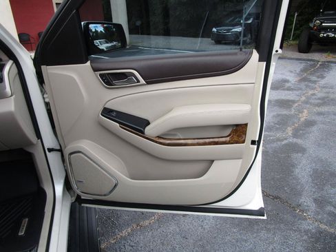 Used 2015 GMC Yukon Denali w/ Touring Package RWD image 37