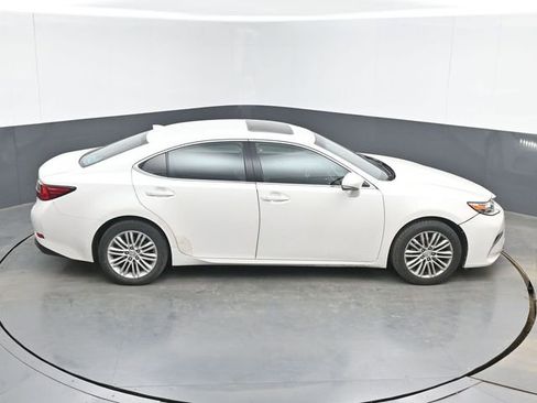 Used 2016 Lexus ES 350 w/ Premium Package w/Wood Trim FWD image 25