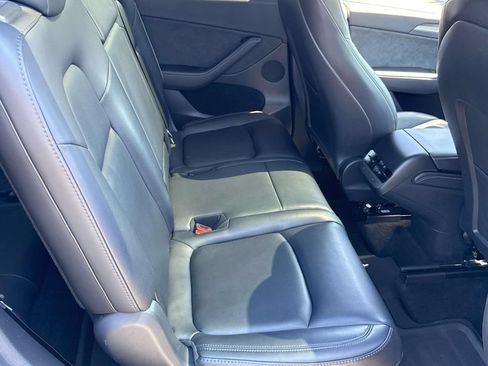 Used 2023 Tesla Model Y Long Range AWD/4WD image 15