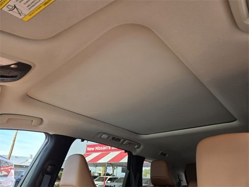 Used 2024 INFINITI QX60 Sensory w/ Vision Package image 12