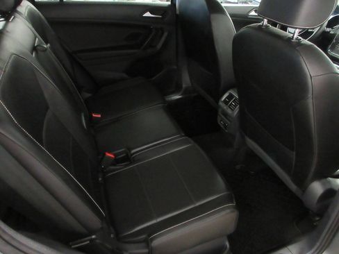 Used 2021 Volkswagen Tiguan SE AWD/4WD image 19