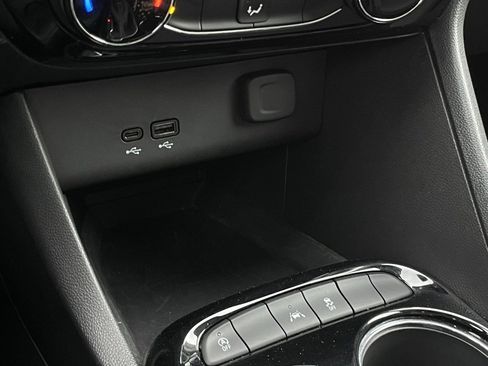 Used 2024 Buick Encore GX Sport Touring image 20