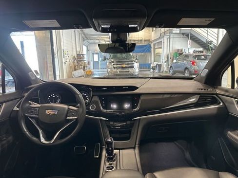 Used 2024 Cadillac XT6 Sport w/ Technology Package AWD/4WD image 17