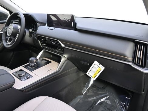 Used 2025 MAZDA CX-90 3.3 Turbo w/ Preferred Package image 15