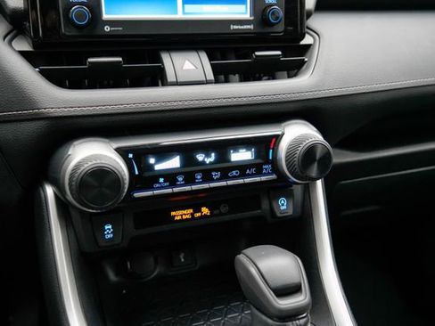 Used 2020 Toyota RAV4 LE w/ All Weather Liner Package image 29