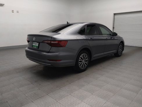 Used 2021 Volkswagen Jetta SE w/ SE Cold Weather Package image 9