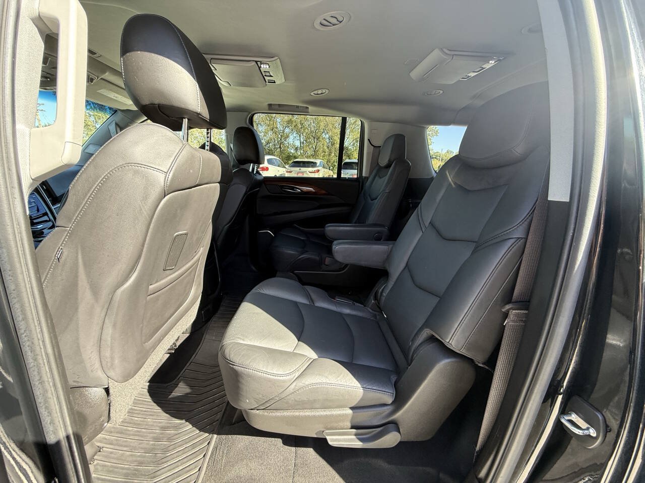 Used 2017 Cadillac Escalade ESV Premium Luxury AWD/4WD image 14