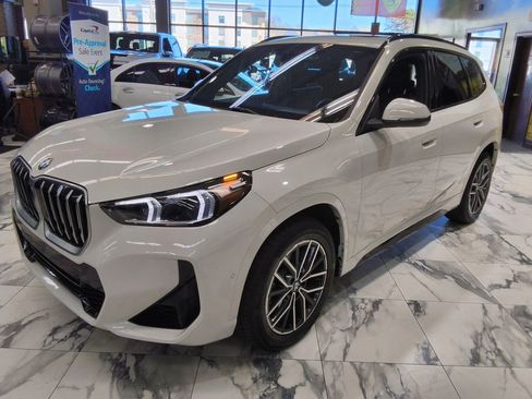 Used 2024 BMW X1 xDrive28i w/ Technology Package image 7