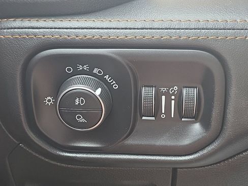 Used 2022 RAM 1500 Limited w/ Body Color Bumper Group AWD/4WD image 27