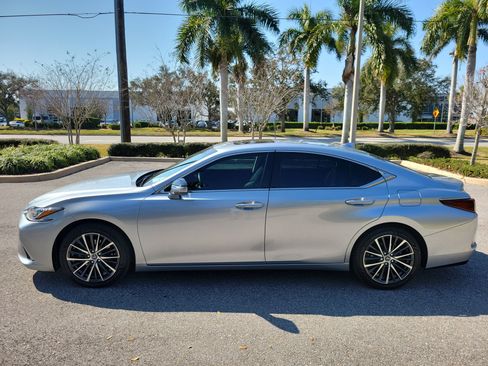Used 2023 Lexus ES 350 w/ Premium Package image 7