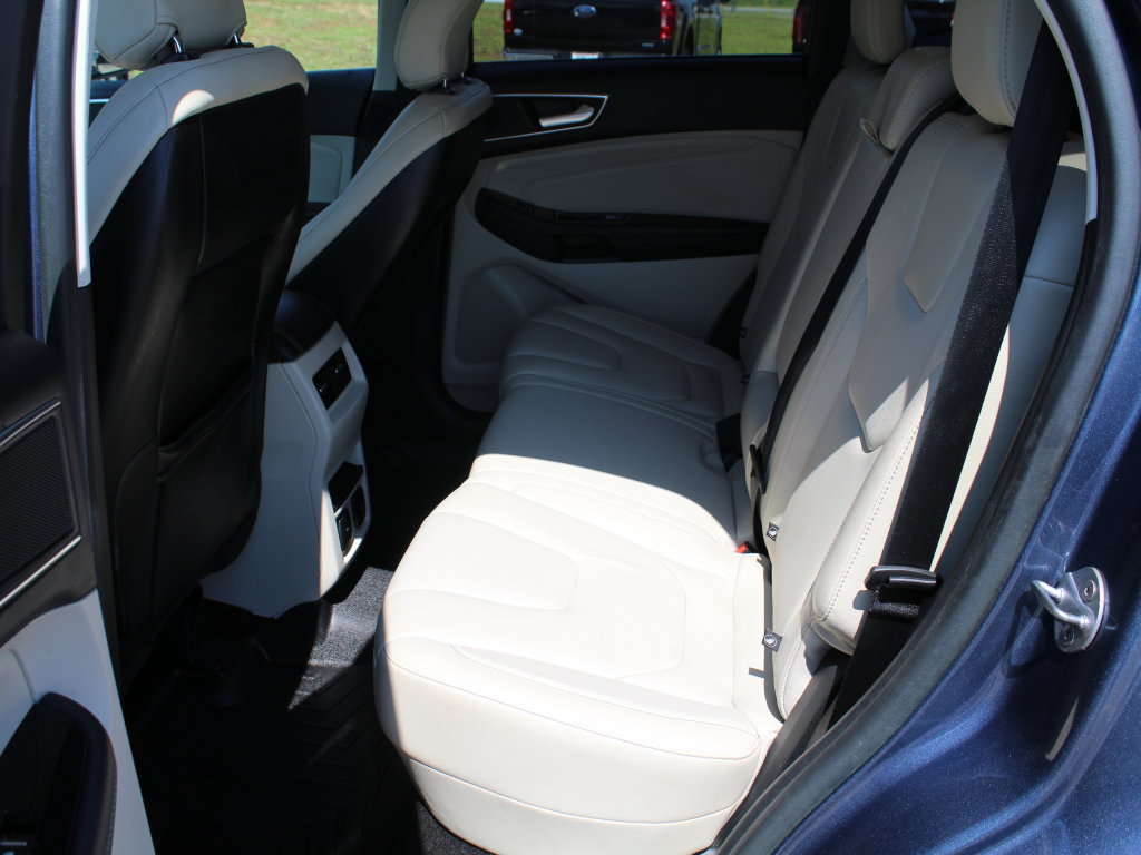 Used 2018 Ford Edge Titanium w/ Ford Safe & Smart Package FWD image 11