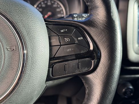 Certified 2019 Jeep Renegade Altitude w/ Quick Order Package 22M image 21