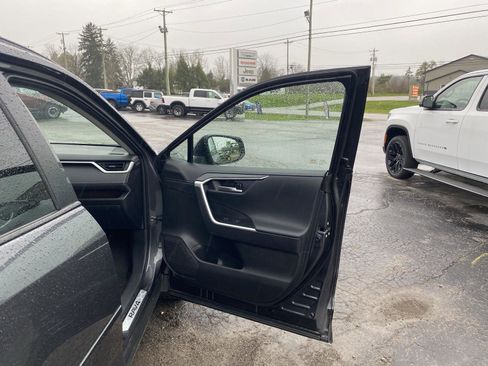 Used 2025 Toyota RAV4 Limited w/ Weather Package image 39