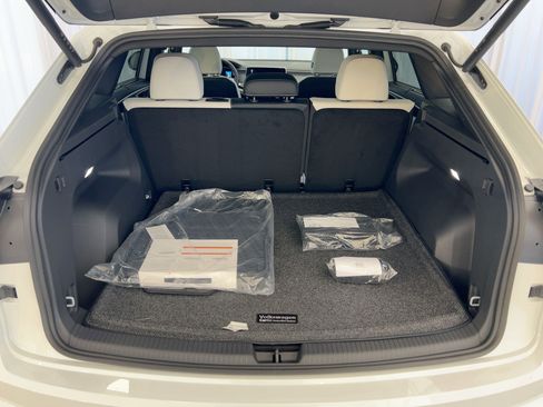 New 2026 Volkswagen Atlas Cross Sport SEL Premium R-Line image 32