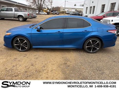 Used 2020 Toyota Camry XSE image 6