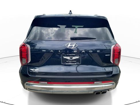 Used 2023 Hyundai Palisade Calligraphy w/ Cargo Package AWD/4WD image 3