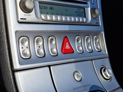 Used 2005 Chrysler Crossfire Limited image 18