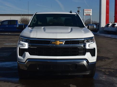 Used 2024 Chevrolet Silverado 1500 LT image 2