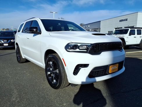 Certified 2024 Dodge Durango GT image 1