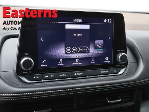 Used 2023 Nissan Rogue S AWD/4WD image 19