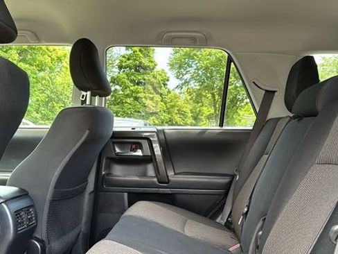 Used 2024 Toyota 4Runner TRD Off-Road AWD/4WD image 21