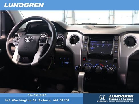 Used 2017 Toyota Tundra SR5 w/ SR5 Upgrade Package AWD/4WD image 4