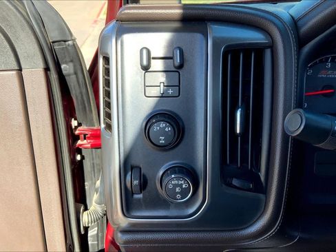 Used 2015 Chevrolet Silverado 2500 LTZ w/ LTZ Plus Package image 31