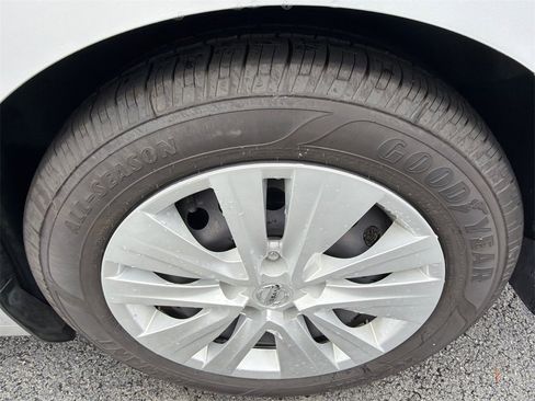 Used 2022 Nissan Sentra S image 19