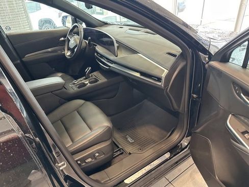Used 2024 Cadillac XT4 Premium Luxury image 20