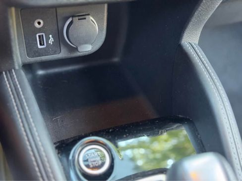 Used 2018 Nissan Kicks SV FWD image 13