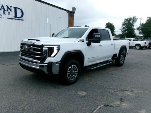 Used 2026 GMC Sierra 2500 SLE w/ SLE Value Package; AWD/4WD image 2