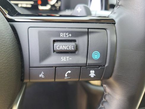 Used 2022 Nissan Pathfinder Platinum w/ Cargo Package AWD/4WD image 17