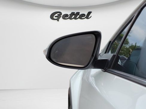 Used 2019 Toyota C-HR Limited FWD image 25